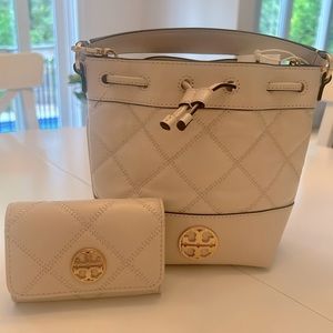 Tory Burch ‘Willa’ Quilted Leather Drawstring Bag & matching card case